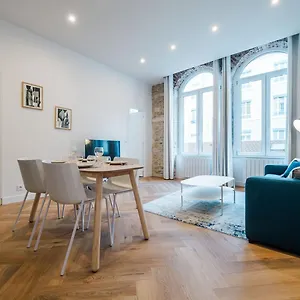 Apartment Bright And Peaceful T2 In Town Center Ail, Lyon