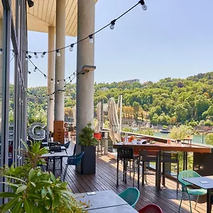 Novotel Centre-confluence Bord De Saone ליון