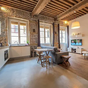  Apartment La Nuit Saint Georges